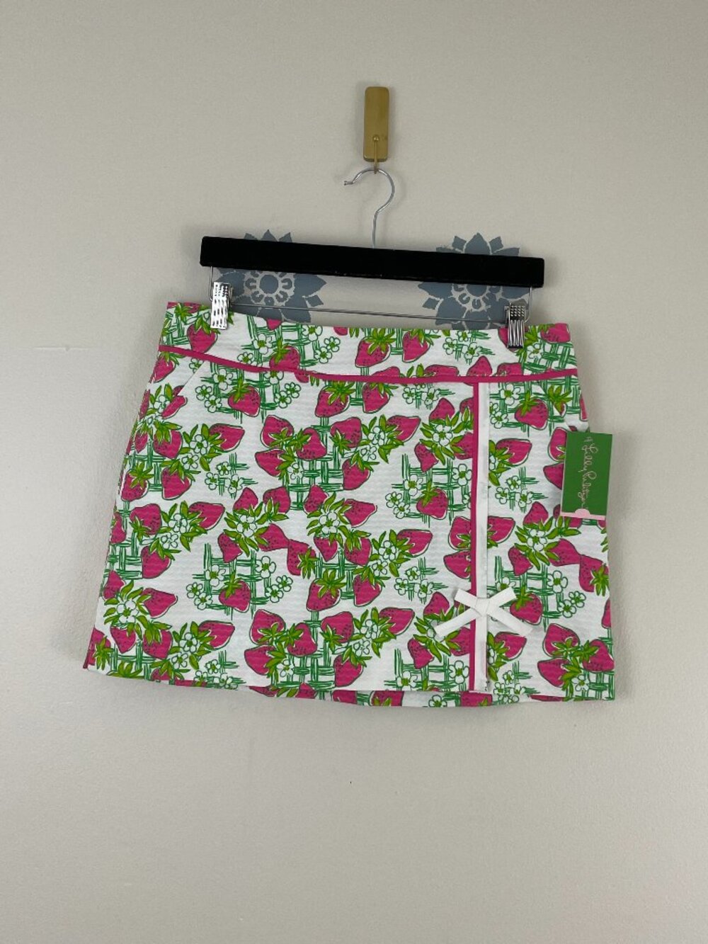 Lilly Pulitzer Jarvey Skort in Creme Fraiche Strawberry Classic White Size 10